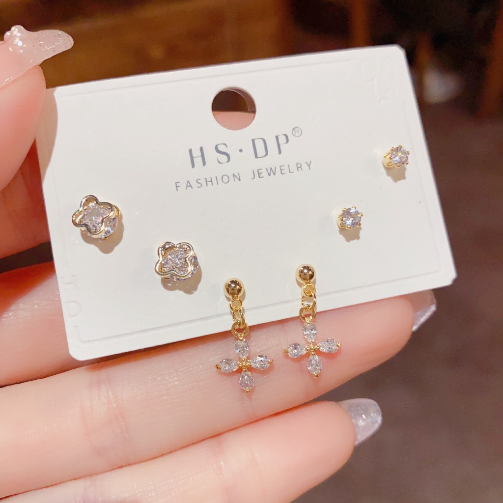 V.I.T Accessories | Set bông tai hoa đính đá 6 chiếc (1 màu)