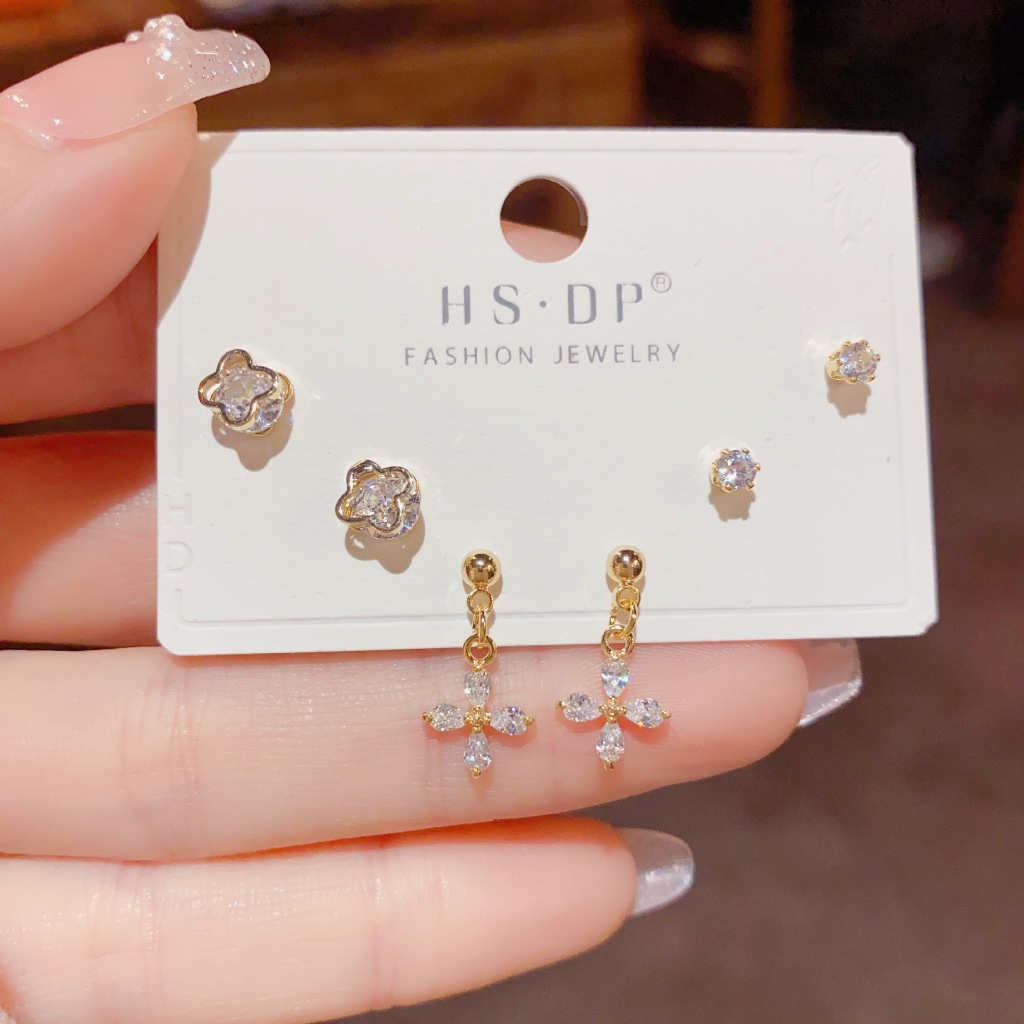 V.I.T Accessories | Set bông tai hoa đính đá 6 chiếc (1 màu)