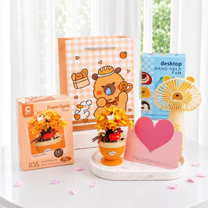 Set Quà Tặng Handmade Sáng Tạo Gồm Bộ Xếp Hình Hoa Và Quạt Cầm Tay Kèm Túi Quà MUN STORE S.LAQUA