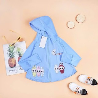 Áo chống nắng cánh dơi labubu thun lạnh cho bé gái.Chất thun lạnh mát mịn,mũ trùm to rộng,khóa kéo thay khẩu trang.