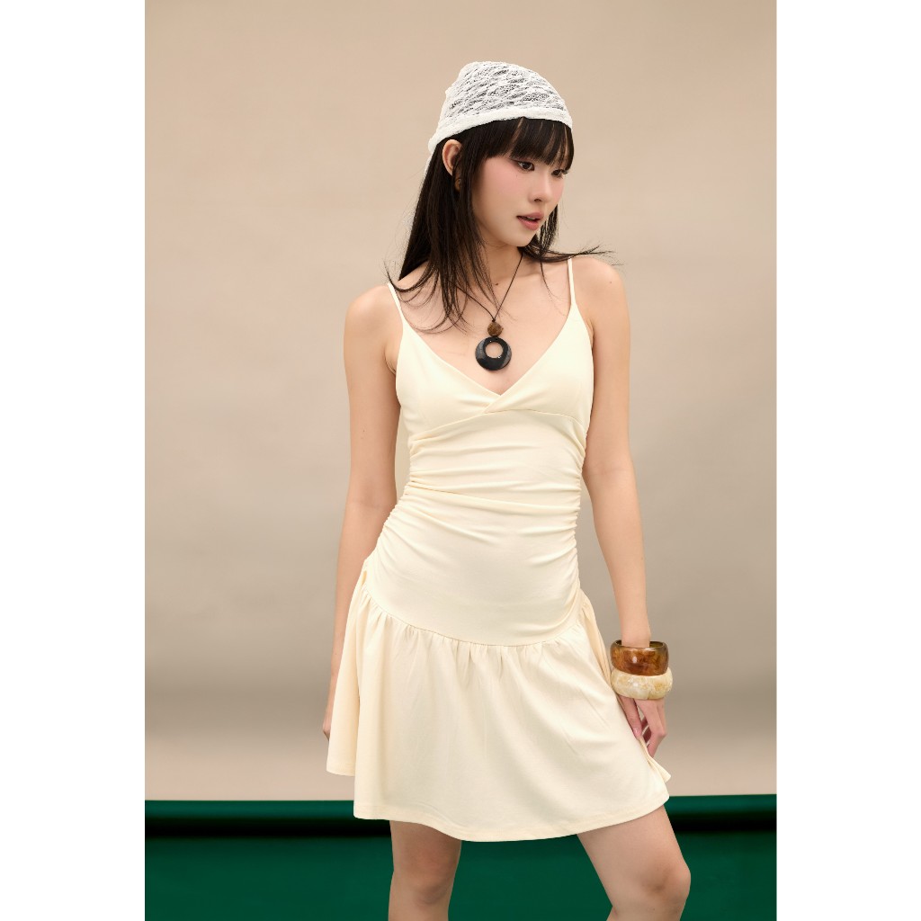Đầm hai dây ôm body Lumina Miều Est.2013 rút nhún dáng ngắn cổ v quyến rũ đi chơi tiệc