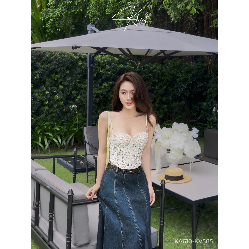 Chân váy jean dài dáng xòe nhẹ phong cách hiện đại KV585