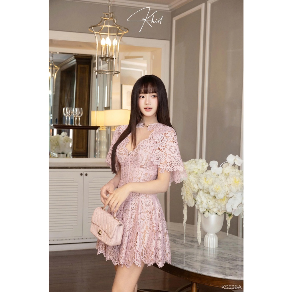 Set đầm xòe ren hoa trắng Khiết Style phối áo choàng đính charm hồ điệp vàng phong cách dự tiệc sang trọng KS536 KS536A
