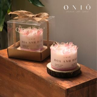 Nến trụ thấp trang trí hoa lá khô, kèm đế gỗ - Quà tặng sinh nhật, Hoa Anh Đào - ONIÕ