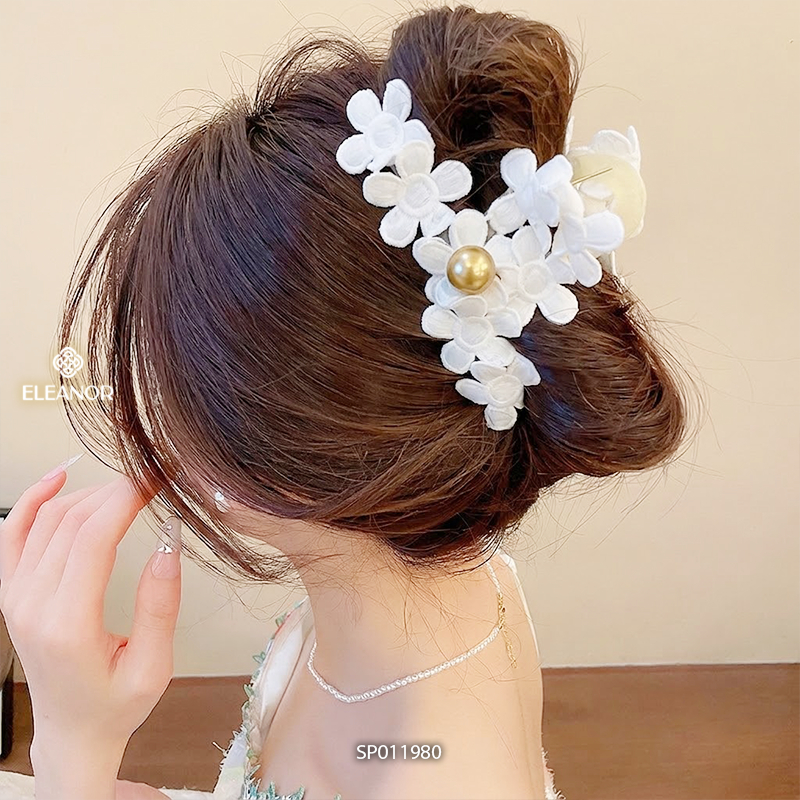 Kẹp tóc nữ càng cua Eleanor Accessories hình hoa đính ngọc trai nhân tạo phụ kiện tóc 11980