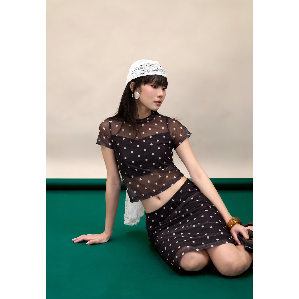Set bộ họa tiết chấm bi Tila Miều Est.2013 gồm áo chất vải lưới ôm và chân váy suông