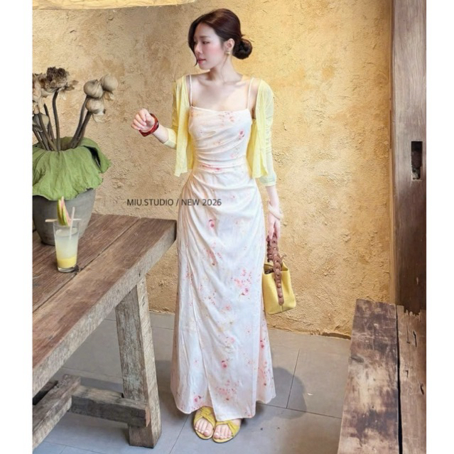 Set váy maxi 2 dây hoa nhí lưng chun ôm body kèm áo khoác cardigan mỏng dáng ngắn style tiểu thư mặc đi chơi đi biển