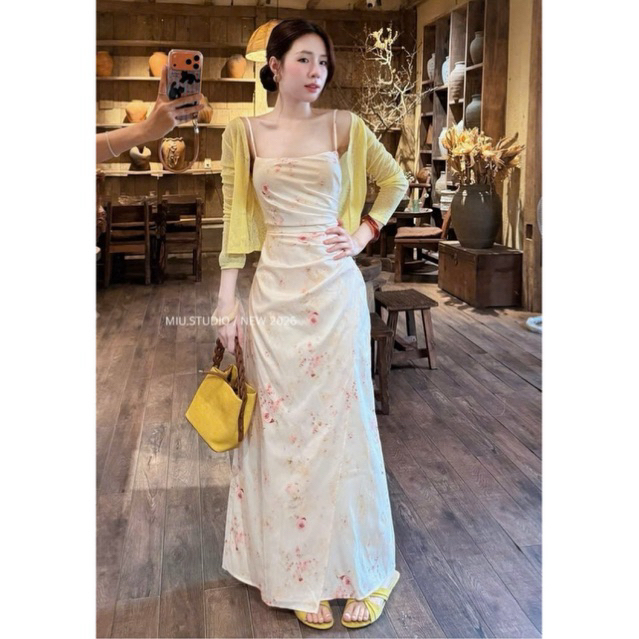 Set váy maxi 2 dây hoa nhí lưng chun ôm body kèm áo khoác cardigan mỏng dáng ngắn style tiểu thư mặc đi chơi đi biển