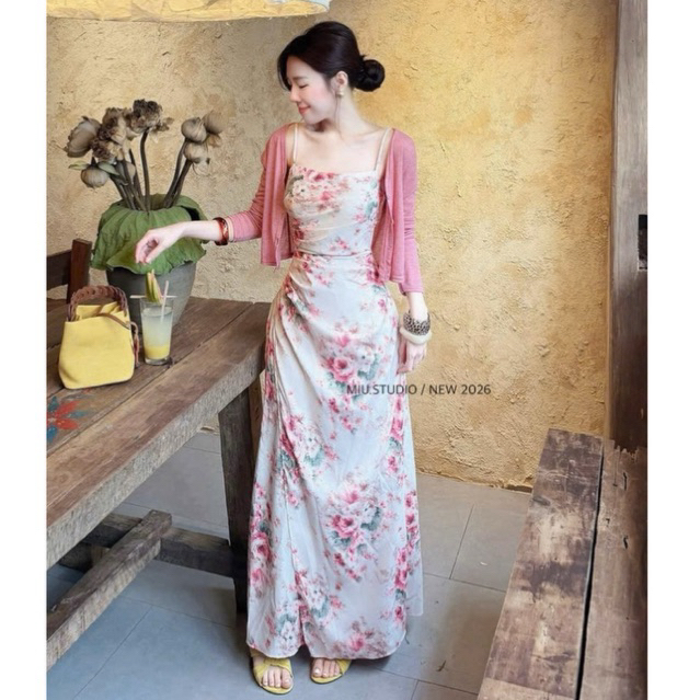 Set váy maxi 2 dây hoa nhí lưng chun ôm body kèm áo khoác cardigan mỏng dáng ngắn style tiểu thư mặc đi chơi đi biển