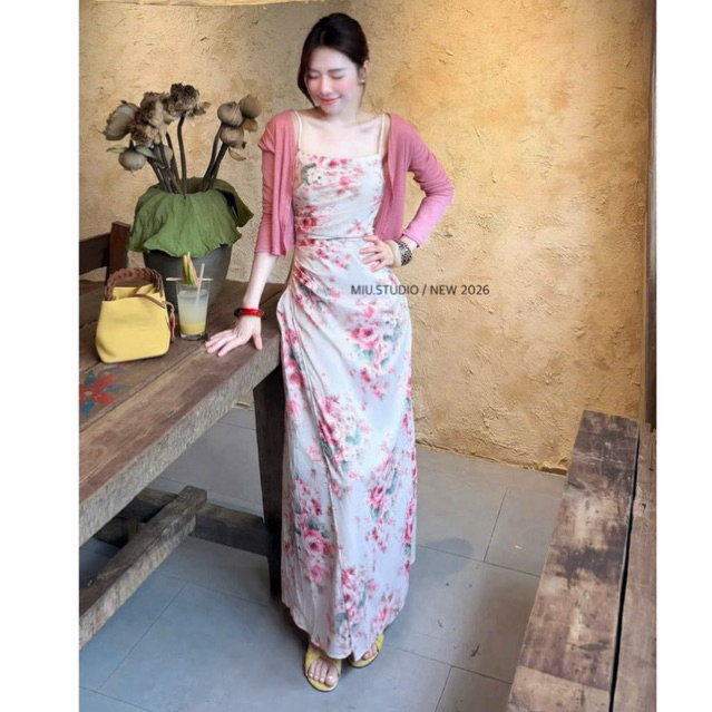 Set váy maxi 2 dây hoa nhí lưng chun ôm body kèm áo khoác cardigan mỏng dáng ngắn style tiểu thư mặc đi chơi đi biển