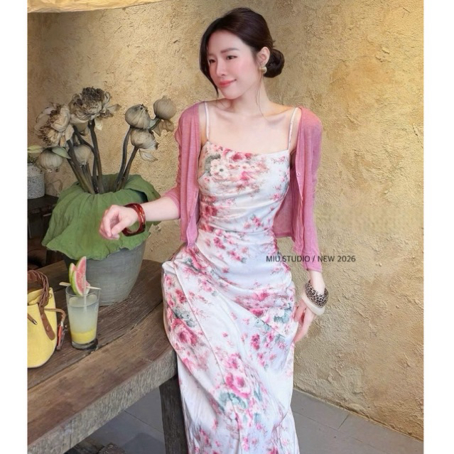 Set váy maxi 2 dây hoa nhí lưng chun ôm body kèm áo khoác cardigan mỏng dáng ngắn style tiểu thư mặc đi chơi đi biển