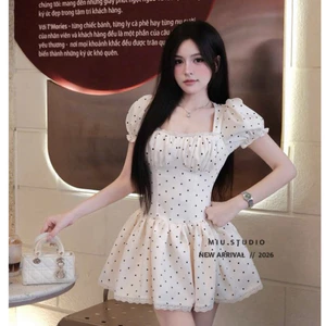 MIU.STUDIO • Đầm chấm bi dáng ngắn tay bồng phối viền ren cao cấp, Váy xoè cổ vuông nhún ngực chiết eo tôn dáng