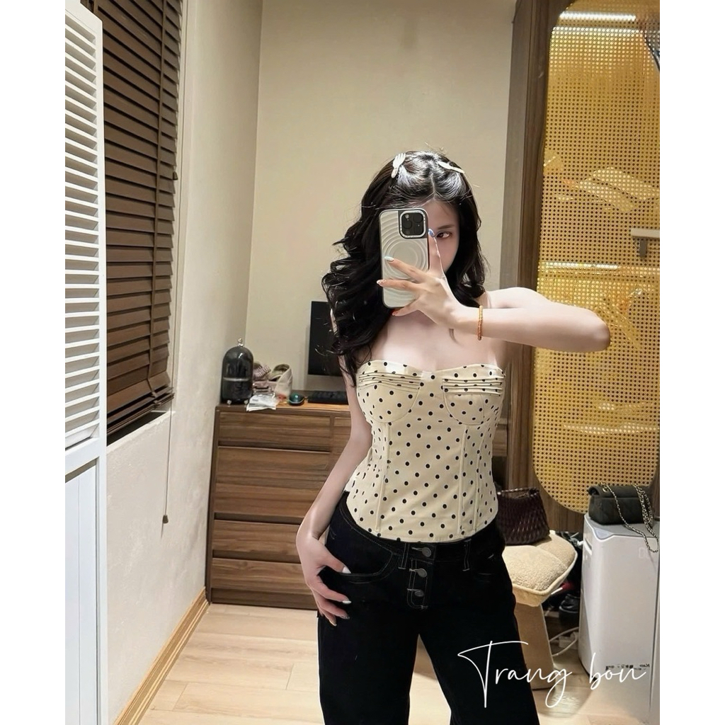 Áo lụa chấm bi cúp ngực mix đồ xinh lắm