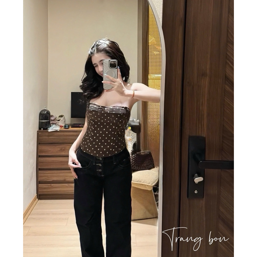 Áo lụa chấm bi cúp ngực mix đồ xinh lắm