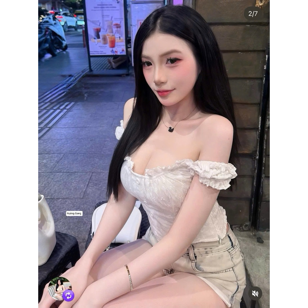 Áo ren hoa trễ vai mix đồ xinh xỉu