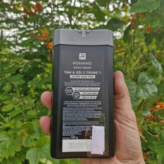 Combo 2 Chai Sữa Tắm Gội 2in1 Romano đen 180g