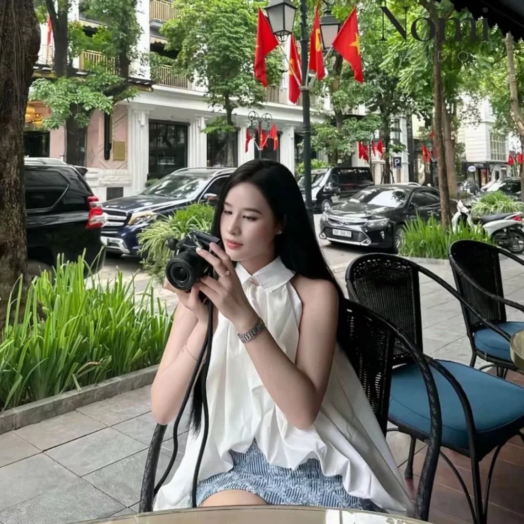 Set Áo Cổ Yếm Bẻ Sát Nách Dáng Phồng Kèm Chân Váy Ngắn Xanh Họa Tiết, Bộ Đồ Nữ Đi Chơi - CHAMIE STUDIO