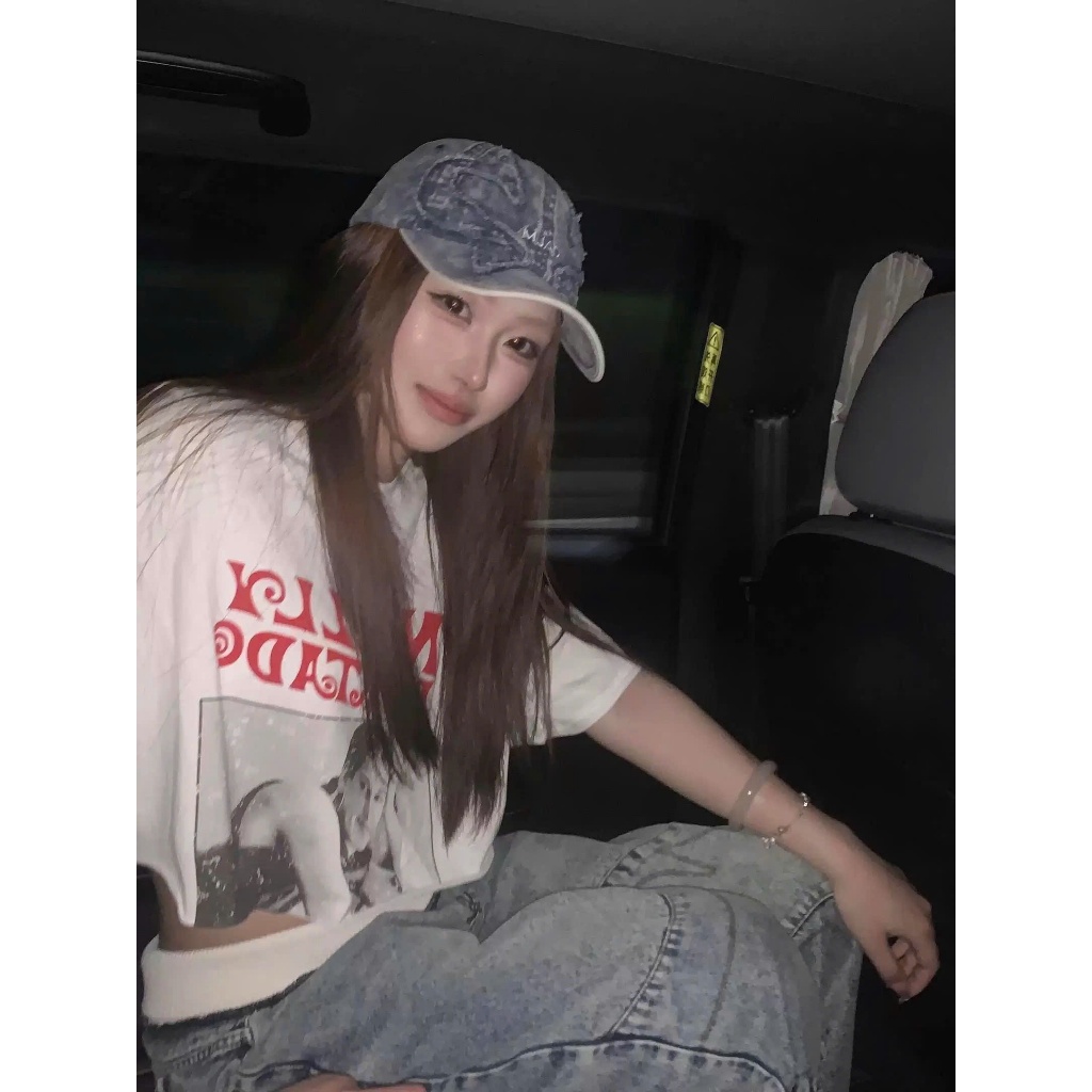 Áo ngắn tay croptop trắng hoạ tiết hình chữ đỏ chất cotton không viền ATNT030 - Tiktik