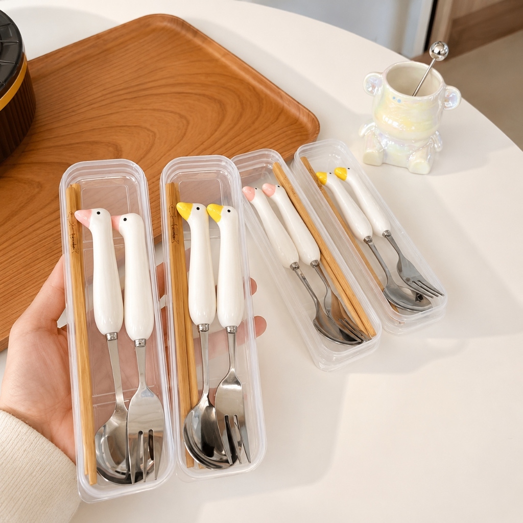 Bộ Muỗng Đũa Dĩa Hình Con Vịt Cute – Set Đồ Ăn Di Động Cho Trẻ Em, Sinh Viên & Văn Phòng