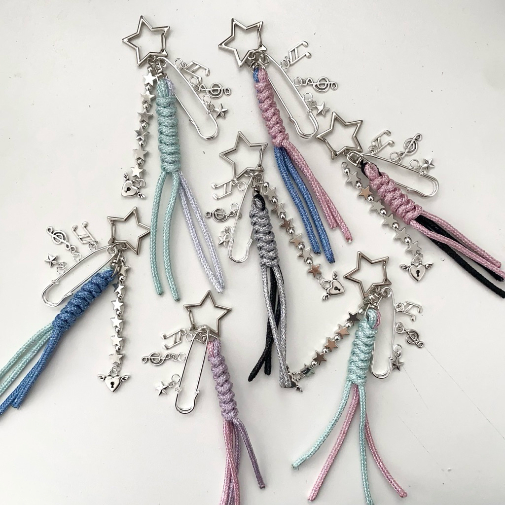 Charmbag / Keychain / Móc khoá thắt dây  – Custom tên riêng (ghi chú màu dây mix + chữ tối đa 5 ký tự)