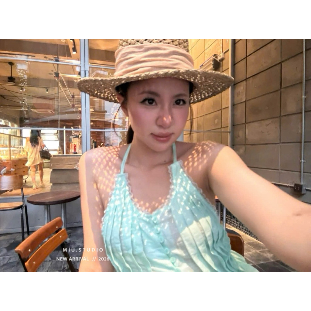 Áo yếm nữ dáng xoè phối dập ly đính cúc sang chảnh , Áo 2 dây cổ yếm chất voan mềm phong cách tiểu thư mặc đi chơi biển