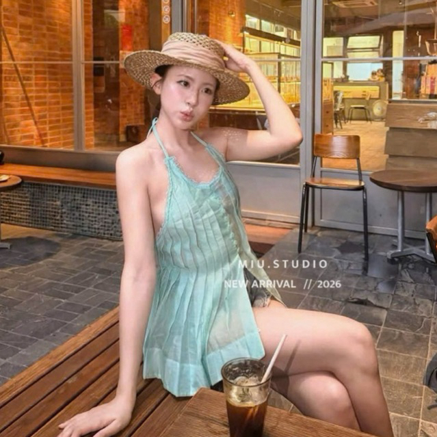 Áo yếm nữ dáng xoè phối dập ly đính cúc sang chảnh , Áo 2 dây cổ yếm chất voan mềm phong cách tiểu thư mặc đi chơi biển