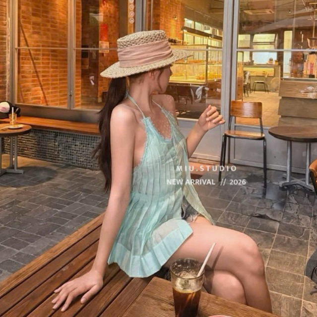 Áo yếm nữ dáng xoè phối dập ly đính cúc sang chảnh , Áo 2 dây cổ yếm chất voan mềm phong cách tiểu thư mặc đi chơi biển