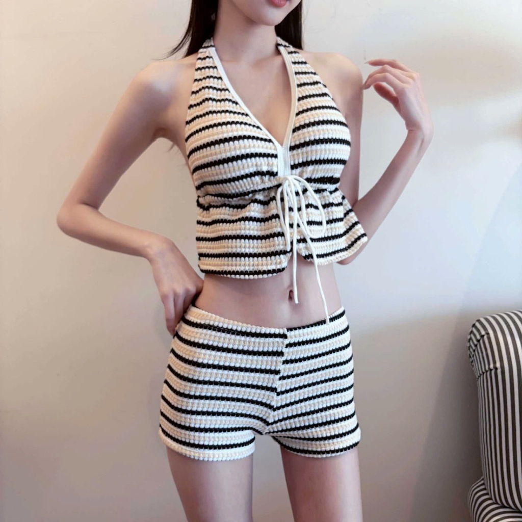 [Sẵn size S] OTIN-Set đồ bơi nữ 2 mảnh họa tiết sọc trẻ trung phối dây cổ yếm thời trang biển