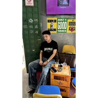 Áo Thun In Logo Vintage DYLHEAR 100% Cotton 250gsm, màu đen trắng xanh navy và kem, thoáng mát A02