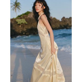 Đầm lụa OLV Cream Satin Lace Cami Maxi Dress phù hợp mùa hè đi chơi đi biển