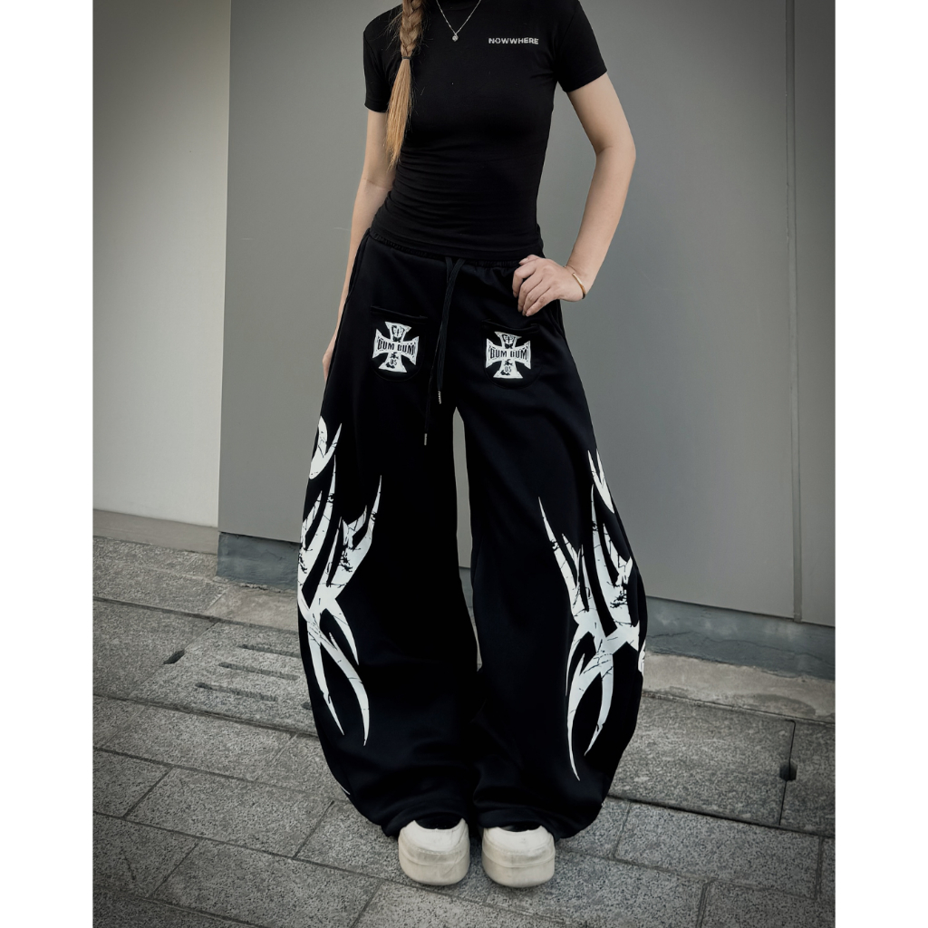 Quần Nỉ Ống Cong Hình In Lửa Ver 2 - Bumbum STU - Quần Nỉ Form Ống Cong,Rộng - Street Pant