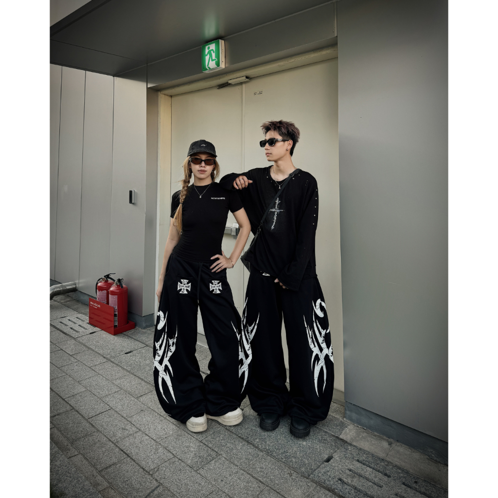 Quần Nỉ Ống Cong Hình In Lửa Ver 2 - Bumbum STU - Quần Nỉ Form Ống Cong,Rộng - Street Pant