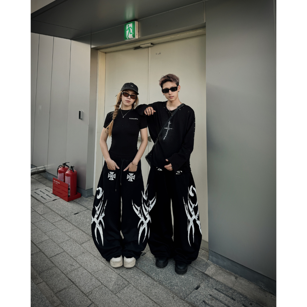 Quần Nỉ Ống Cong Hình In Lửa Ver 2 - Bumbum STU - Quần Nỉ Form Ống Cong,Rộng - Street Pant