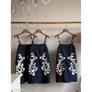 Váy Linen Suông 2 Dây Gỗ Thêu Hoa Chuẩn Linh Hoàng