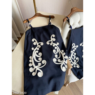 Váy Linen Suông 2 Dây Gỗ Thêu Hoa Chuẩn Linh Hoàng
