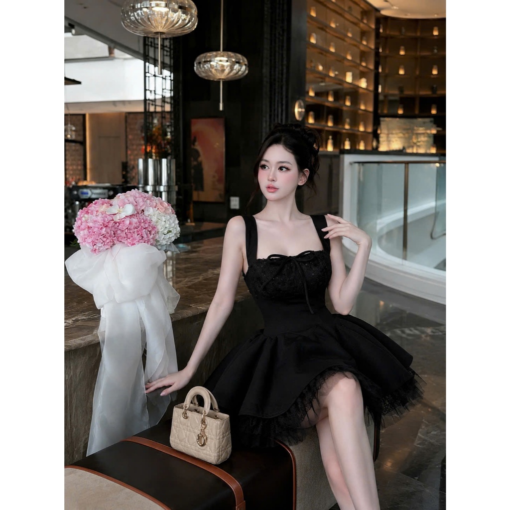 VÁY THIẾT KẾ - VÁY TUYẾT MƯA 2 DÂY PHỐI REN KIM SA ĐÍNH NƠ – CHÂN VÁY XOÈ BỒNG