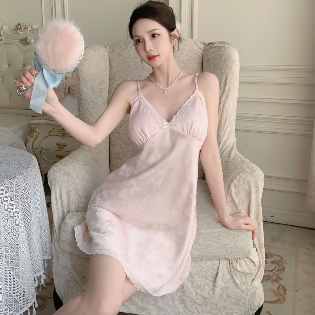 Hàng Qc cao cấp. Váy ngủ lụa 2 dây hoạ tiết gấm tặng kèm mút- váy ngủ mặc nhà mềm mát
