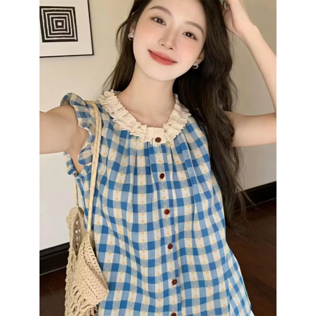 【Élan Sweet】 Áo Sơ Mi Kẻ Caro Nữ Cổ Phối Ren Bèo Tiểu Thư - Áo Kiểu Sát Nách Cánh Tiên Dáng Suông