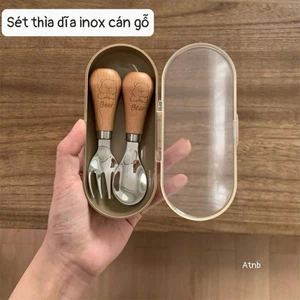 Set thìa dĩa cán gỗ cho bé hình gấu bear kèm hộp đựng
