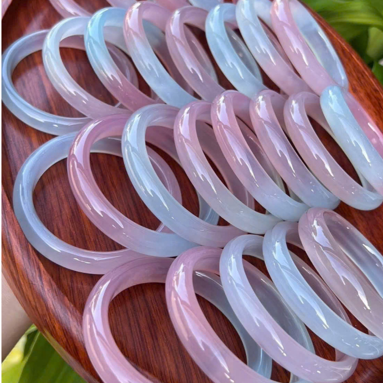 [𝐓ặ𝐧𝐠 𝐍𝐡ẫ𝐧] Vòng Tay Mã Não Hồng Băng Tự Nhiên – Trang Sức Cao Cấp Cho Nữ 𝐬𝐡𝐚𝐧𝐠𝐡𝐚𝐢 𝐬𝐭𝐨𝐫𝐞