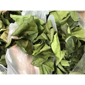 Lá Bưởi Khô ( 1kg) nguyên chất loại 1 (hàng thơm,mới, không chất bảo quản)