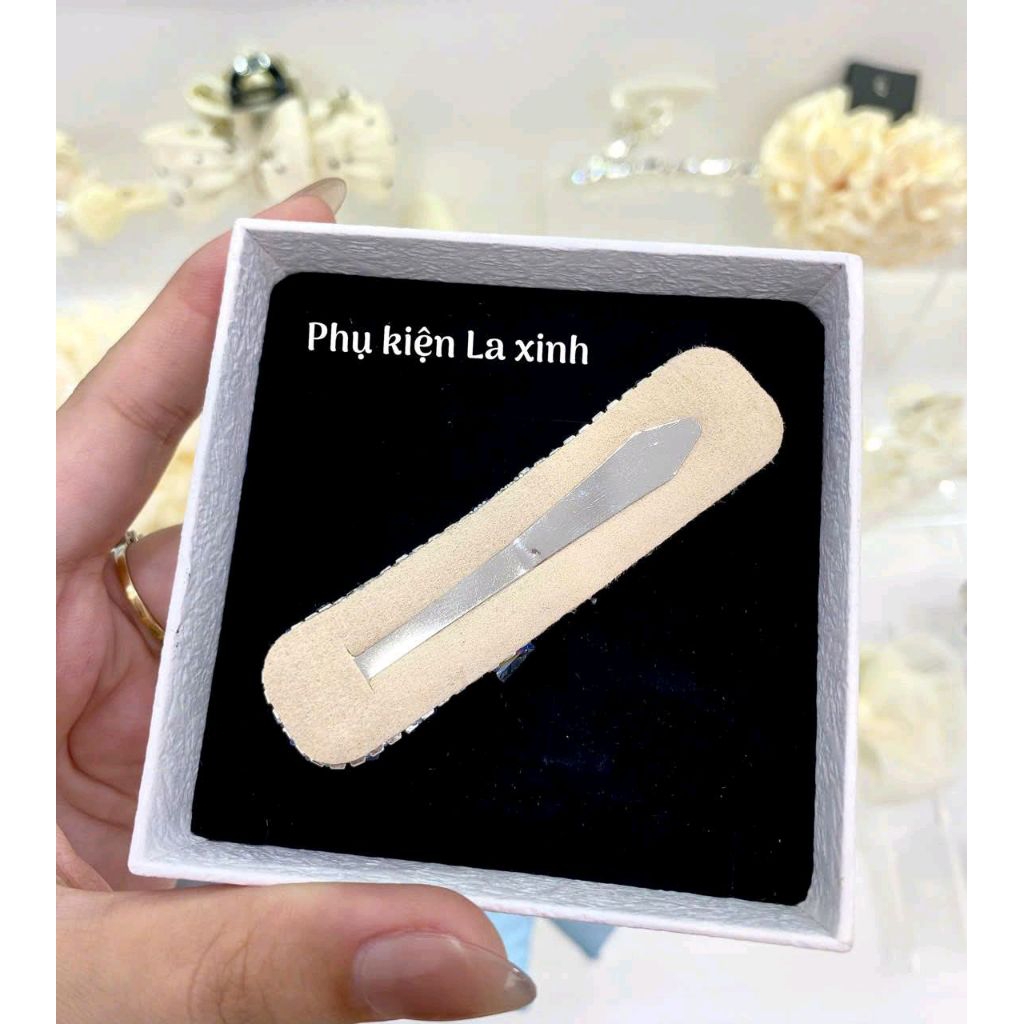 Kẹp mái bấm tách đính full đá sáng tone xanh băng, phong cách sang chảnh  (1 cái)