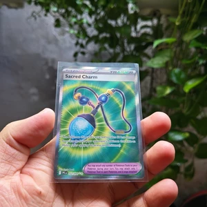 Thẻ Trainer Sacred Charm 122/094 Ultra Rare