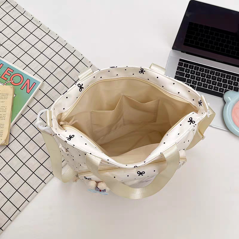 Túi Tote Vải Nữ Đeo Chéo Có Ngăn Trong Suốt (Ita Bag) Kèm Phụ Kiện Gấu Bông Dễ Thương Đi Học Đi Chơi