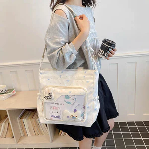 Túi Tote Vải Nữ Đeo Chéo Có Ngăn Trong Suốt (Ita Bag) Kèm Phụ Kiện Gấu Bông Dễ Thương Đi Học Đi Chơi