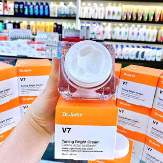 Kem Dưỡng Trắng Da V7 Toning Light Cream 50ml Hàn Quốc giúp da sáng đều màu và làm mờ thâm nám