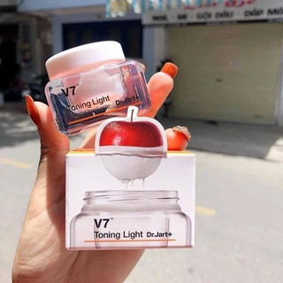 Kem Dưỡng Trắng Da V7 Toning Light Cream 50ml Hàn Quốc giúp da sáng đều màu và làm mờ thâm nám