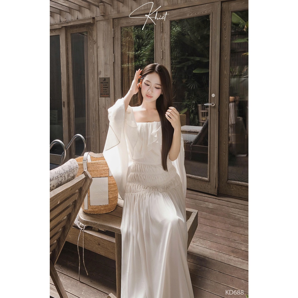 Đầm dài maxi tằm ướt kem nhạt trễ vai phong cách nữ tính bay bổng KD688