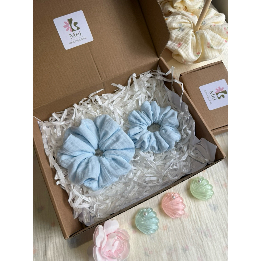 Scrunchies Set Cột Tóc Vải Xô Muslin xanh hoa nhí và màu xanh baby trơn xinh xắn dễ thương đáng yêu