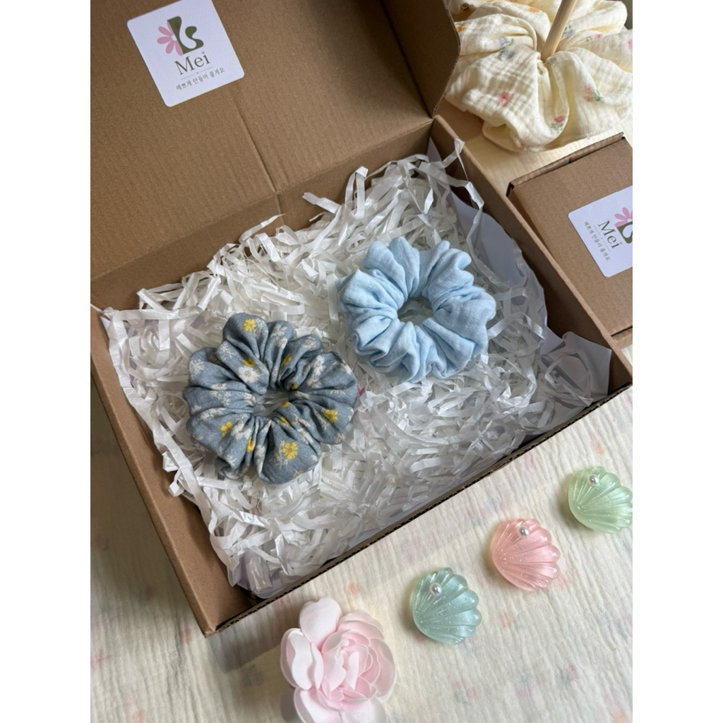 Scrunchies Set Cột Tóc Vải Xô Muslin xanh hoa nhí và màu xanh baby trơn xinh xắn dễ thương đáng yêu